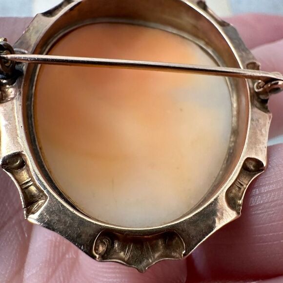 Antique Highly Detailed Shell Carved Cameo Brooch - Picture 8 of 12